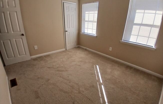 Spacious 2 Bedroom Apartment in Cul-de-sac Comminity
