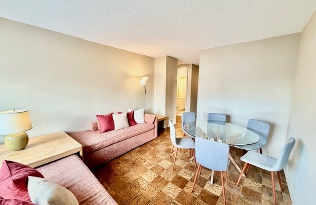 2 beds, 1 bath, 875 sqft, $3,500, Unit 20H