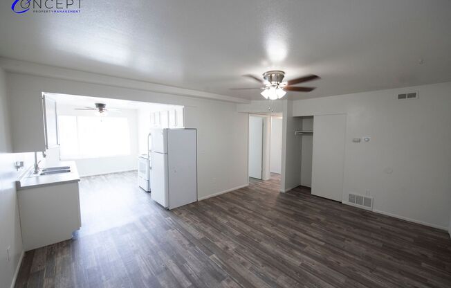 2 beds, 1 bath, 810 sqft, $1,249, Unit 01