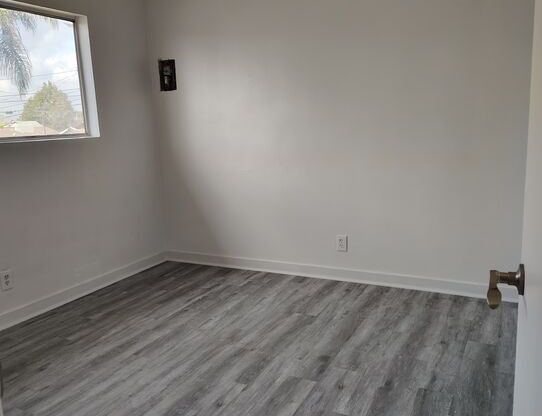 2 beds, 1 bath, 800 sqft, $2,300, Unit 5