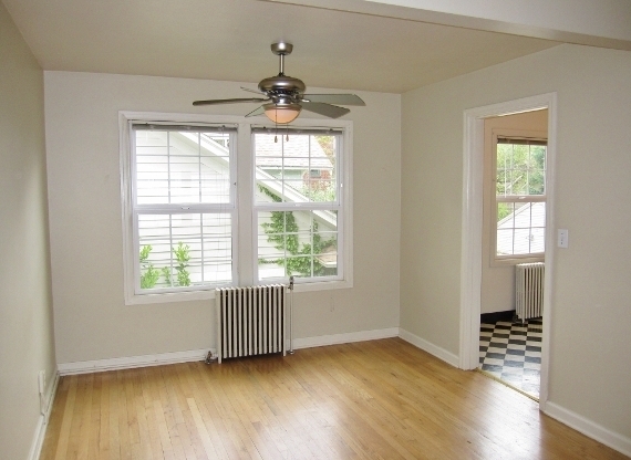 Fabulous Vintage 1-Bedroom Across the Street from Laurelhurst Park!
