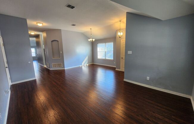 Spacious 4-Bedroom Home in Villages of Woodland Springs