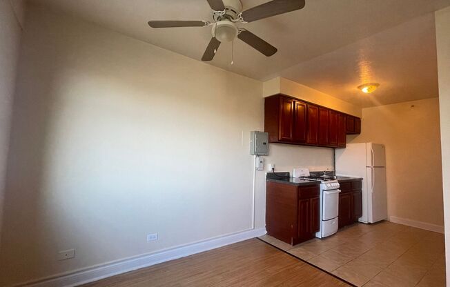 2 beds, 1 bath, $1,150, Unit 0609