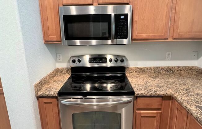3 beds, 2.5 baths, $1,985, Unit UNIT 1045