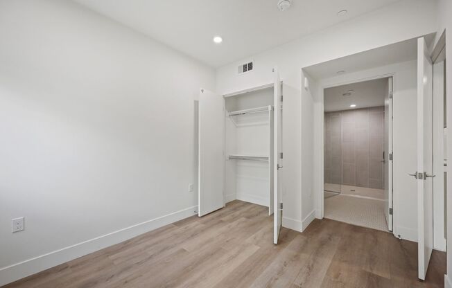 3 beds, 3 baths, 938 sqft, $3,034.29, Unit 607