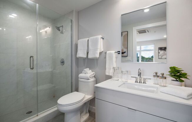 2 beds, 1 bath, 815 sqft, $2,130, Unit D215