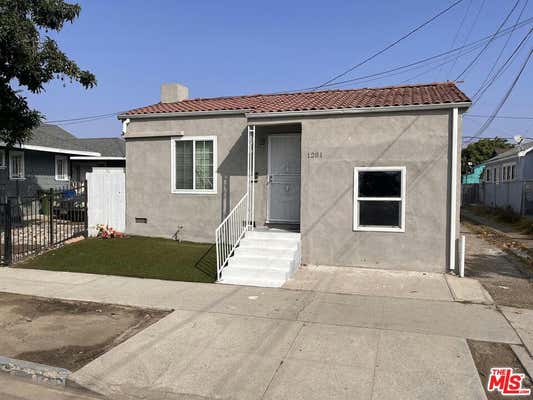 2 beds, 1 bath, 777 sqft, $2,400