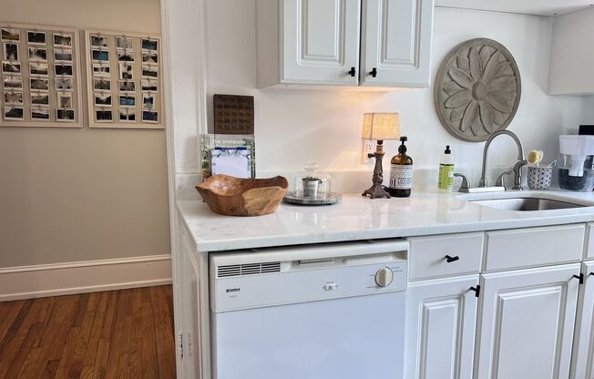 1 bed, 1 bath, 900 sqft, $1,925, Unit 1229-D2