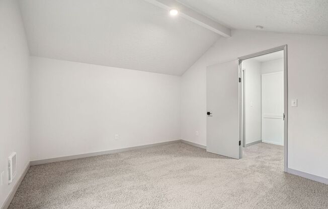 3 beds, 1.5 baths, 1,246 sqft, $2,199, Unit 2611-1