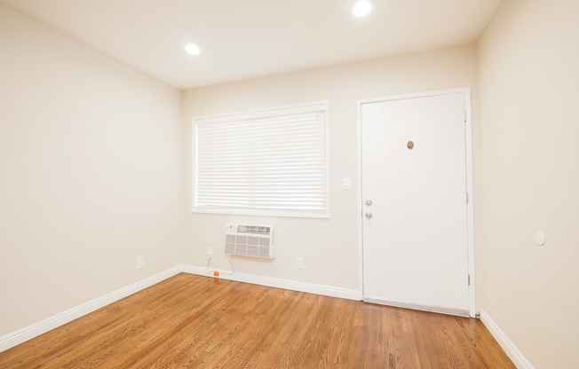 Studio, 1 bath, $1,925, Unit 129#04