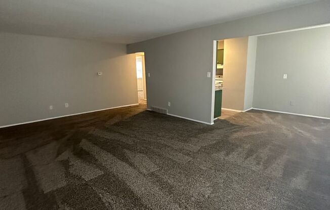 2 beds, 1 bath, 860 sqft, $1,375, Unit 104