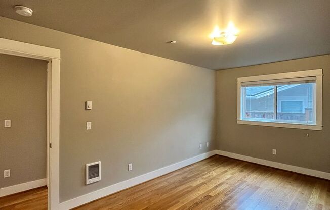 2 beds, 1 bath, $1,995, Unit 3