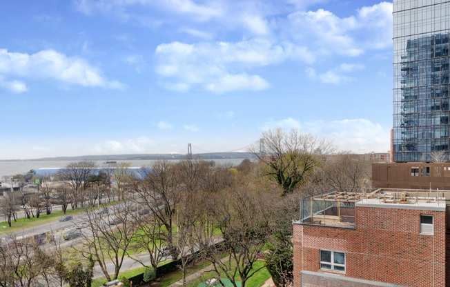 2286 CROPSEY AVE
