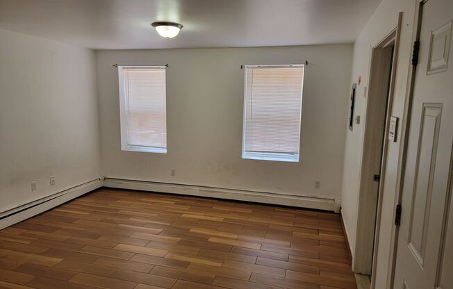 1 bed, 1 bath, 9,999 sqft, $1,950