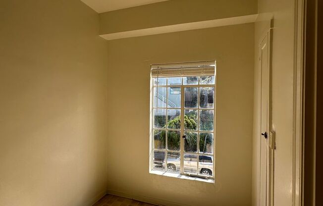 Studio, 1 bath, 535 sqft, $1,295, Unit 18