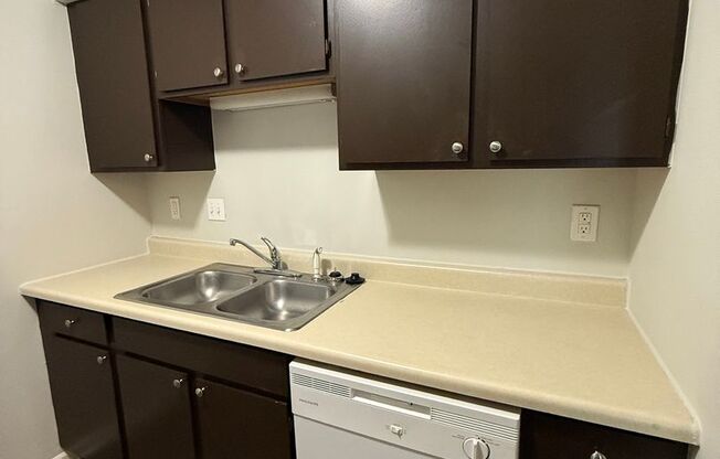 1 bed, 1 bath, 646 sqft, $795, Unit 358K