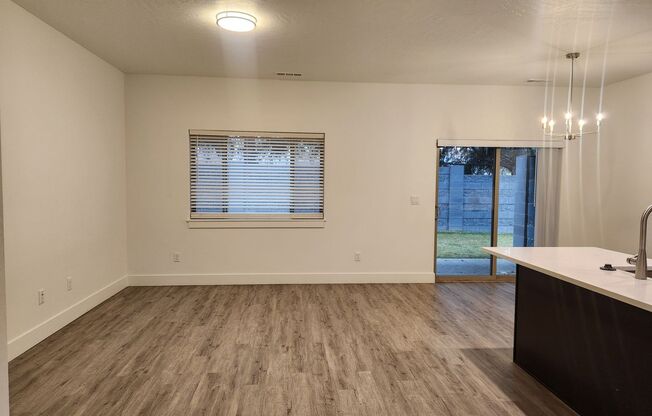 3 beds, 2.5 baths, 1,500 sqft, $1,995, Unit B130