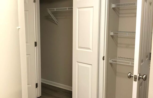 2 beds, 2 baths, 1,270 sqft, $1,600, Unit 2730-4 Pearl Remodel