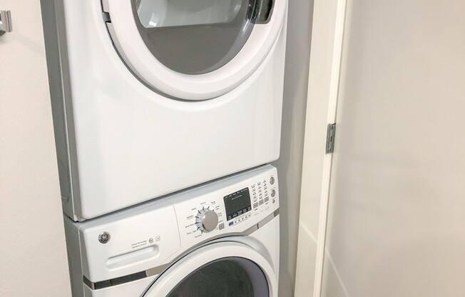 Studio, 1 bath, 460 sqft, $1,695, Unit 227