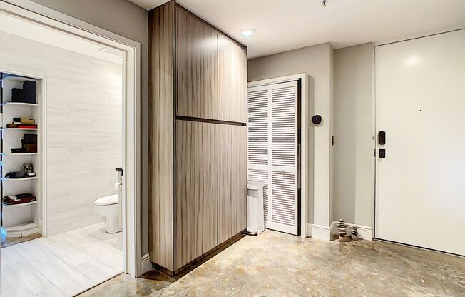 Fully Furnished 2bed/2bath/2parking Executive Accommodations. Housekeeping and Utilities Included.