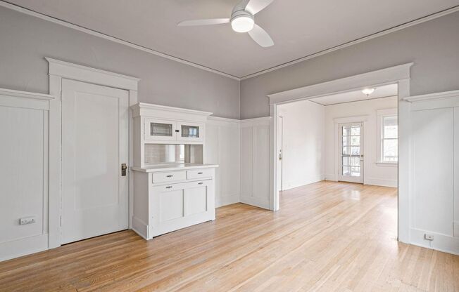 1 bed, 1 bath, 1,030 sqft, $1,950, Unit NE 8th Unit 1