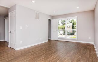 1 bed, 1 bath, 939 sqft, $1,675