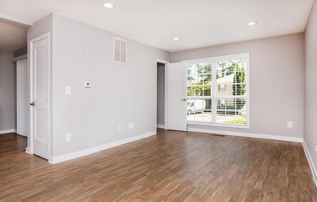 Home - Riva Apartments - Dunwoody, GA
