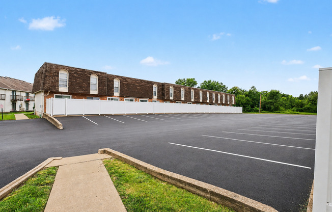 4 beds, 2.5 baths, 1,650 sqft, $1,800, Unit Chapel Dr-6823
