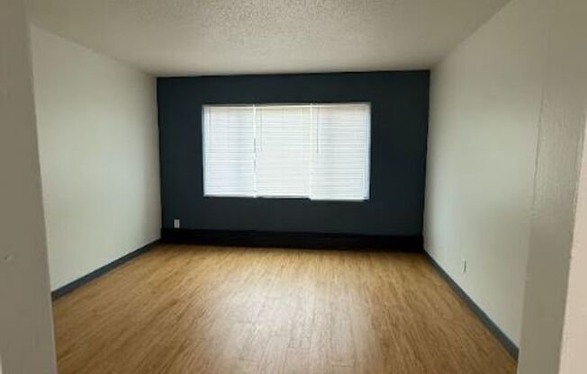 Studio, 1 bath, 450 sqft, $899, Unit 286-5