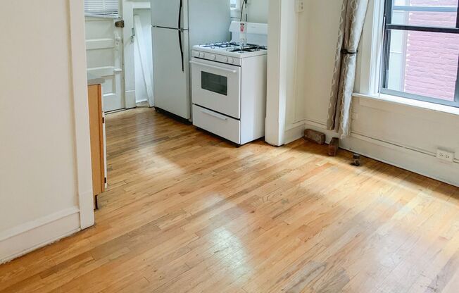 Studio, 1 bath, 520 sqft, $1,735, Unit 638-53