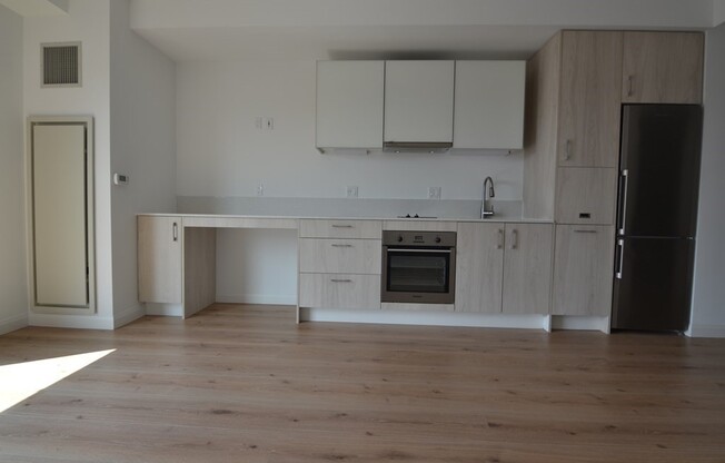 Studio, 1 bath, 389 sqft, $3,050, Unit 603