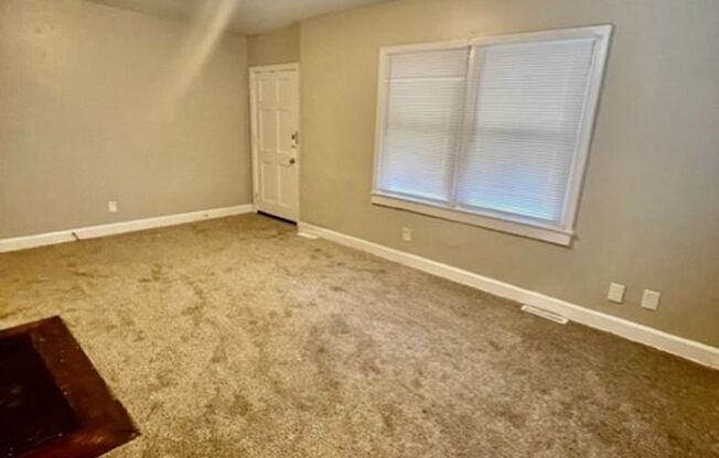 Come take a look at this cozy 3 Bedroom 1 Bath Home. It's Located in Revolution Park Neighborhood