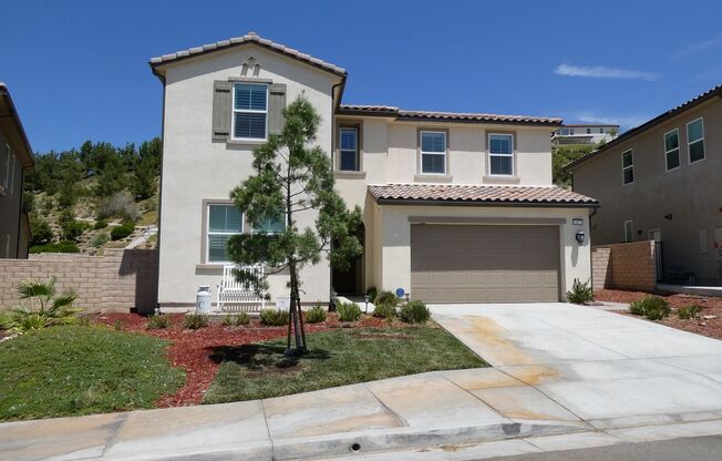 5 Bedroom Home for Rent in Santa Clarita!