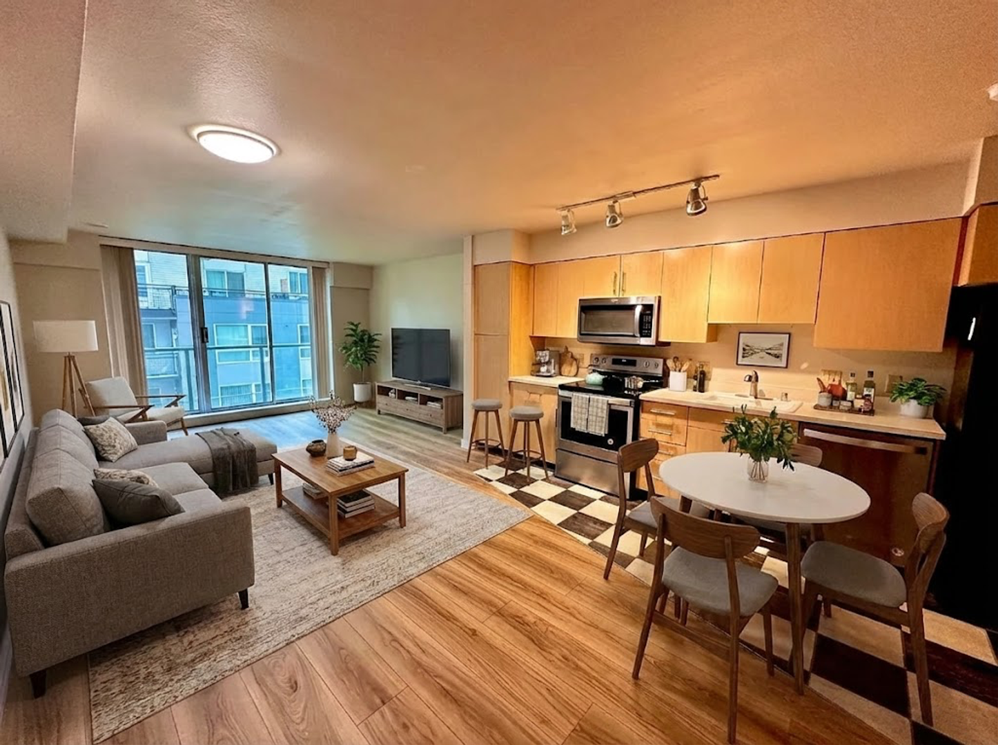 Downtown Bellevue Studio with Balcony, In-Unit Laundry & Amenities