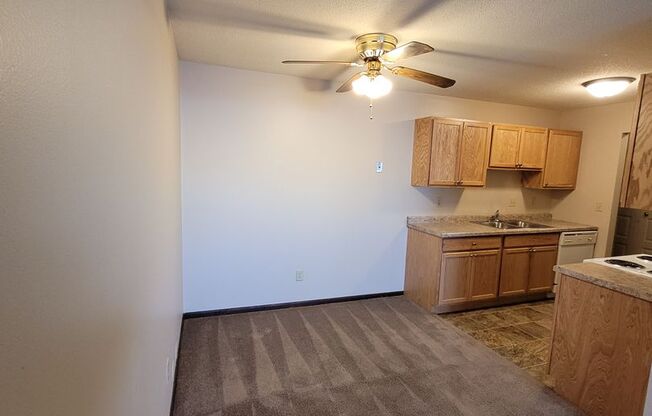 1 bed, 1 bath, 900 sqft, $675, Unit 103