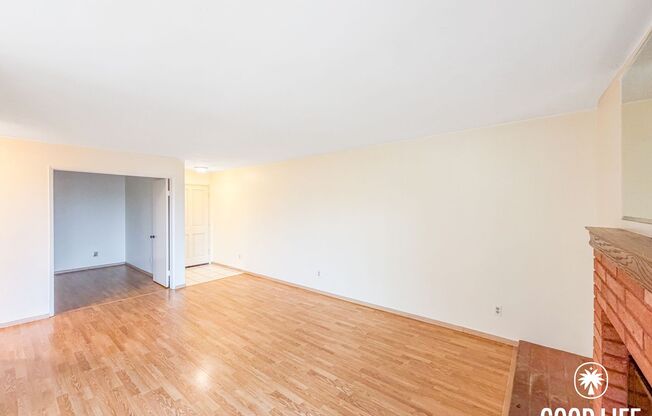 2BD/1BA Condo in Clairemont with Balcony, In-Unit Laundry & Reserved Parking