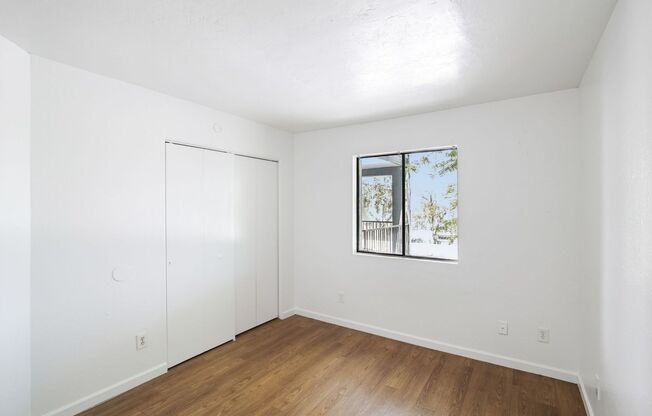 3 beds, 1 bath, 950 sqft, $975, Unit 201