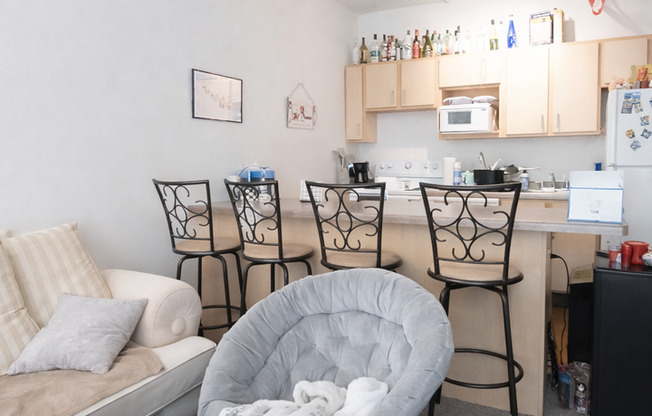 1 bed, 2 baths, 980 sqft, $799, Unit 1216-601A