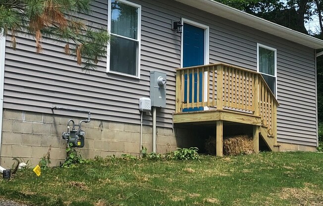 2 beds, 1 bath, $1,700