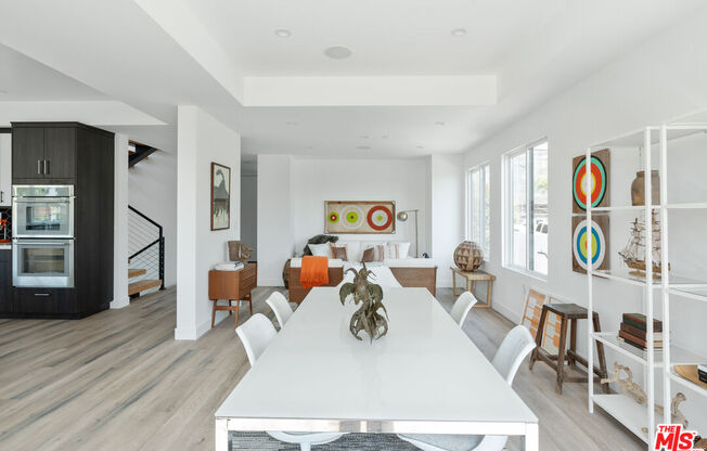 2512 BERKELEY AVE