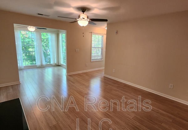 807 Country Park Drive SE