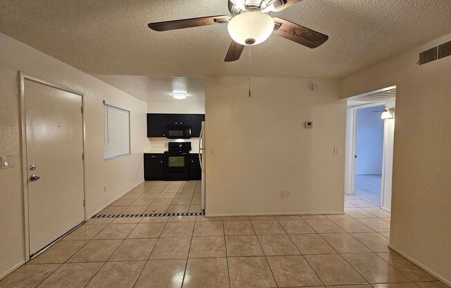 2 beds, 1 bath, 880 sqft, $1,125, Unit 111