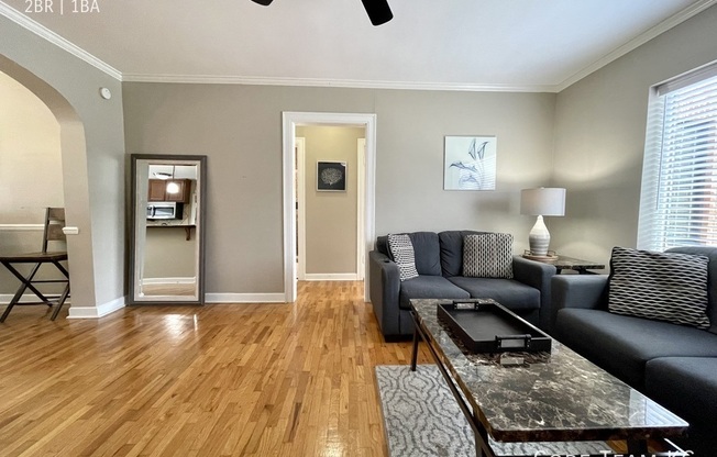 1107 W 45 ST