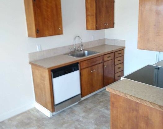 2 beds, 1 bath, $1,499, Unit 3