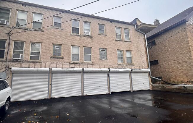 Washington Blvd Fully Renovated 1-2 Bed Apartment Homes