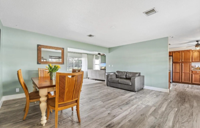 3767 DESOTO RD