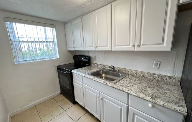 2 beds, 1 bath, 750 sqft, $1,650, Unit 5200-3