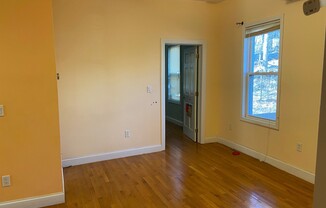 2 beds, 1 bath, 1,200 sqft, $2,600, Unit 2
