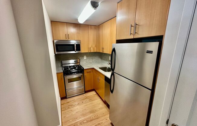 1 bed, 1 bath, 600 sqft, $3,100, Unit 0127