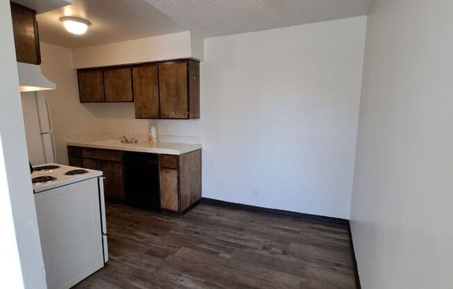 Studio, 1 bath, 400 sqft, $995, Unit 221